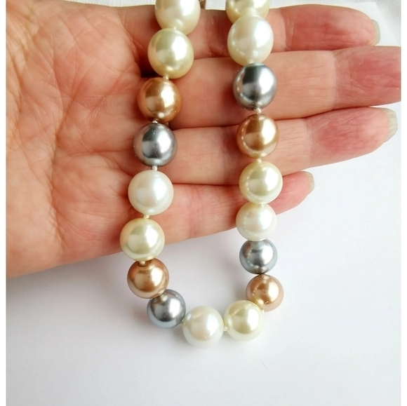 Tri colour white golden gray faux Tahitian Pearl choker necklace 🆕 - Picture 7 of 9